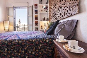 2 bedrooms, iron/ironing board, Internet, bed sheets