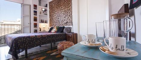 2 habitaciones, tabla de planchar con plancha, internet y ropa de cama