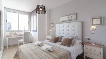 2 dormitorios, tabla de planchar con plancha, Internet y ropa de cama