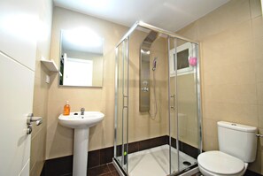 Shower, hair dryer, towels - Malaga Center Flat Salitre Terrace I (Málaga)