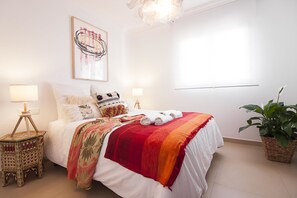2 bedrooms, iron/ironing board, internet, bed sheets