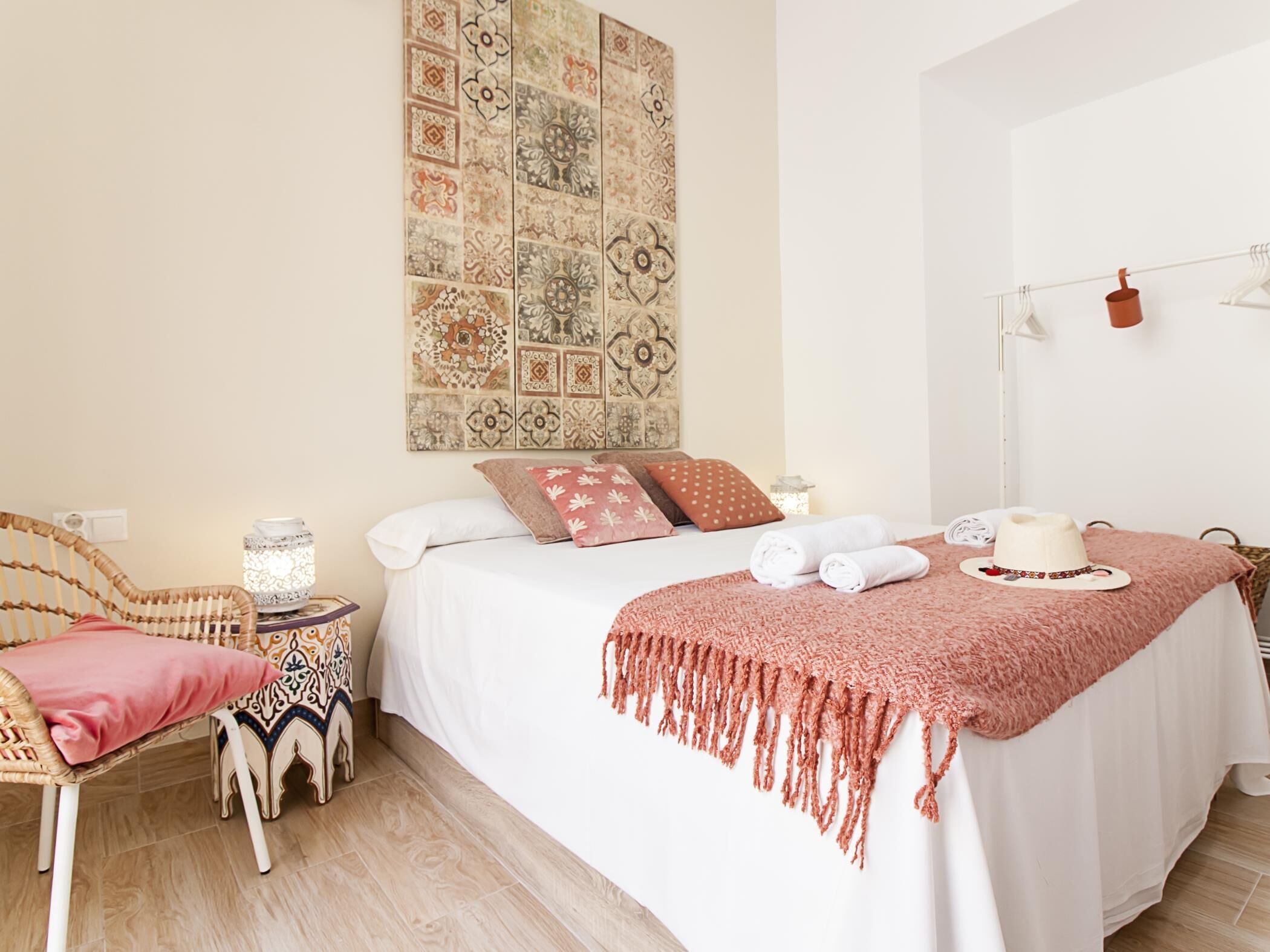 1 bedroom, iron/ironing board, internet, bed sheets