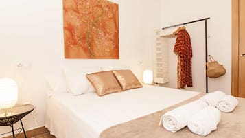 1 dormitorio, tabla de planchar con plancha, Internet y ropa de cama