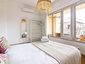 6 slaapkamers, een strijkplank/strijkijzer, internet, beddengoed