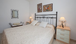2 chambres, fer et planche Ă repasser, Wi-Fi gratuit, draps fournis