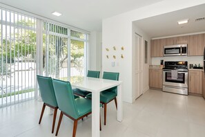 Loft | Restauration dans la chambre