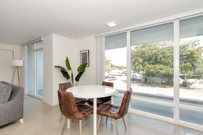1 Bedroom | Mezzanine | In-room dining - Roami at Grove 27 (Miami)