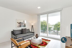 1 Bedroom | Living area | 43-inch Smart TV with digital channels, TV, Netflix