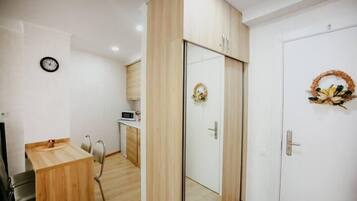Apartment, 1 King Bed with Sofa bed | 1 bedroom, free WiFi, bed sheets
