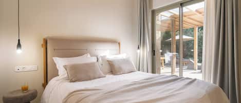 2 bedrooms, in-room safe, soundproofing, iron/ironing board