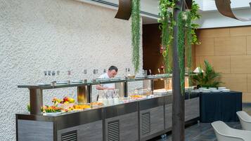 Daily buffet breakfast for a fee