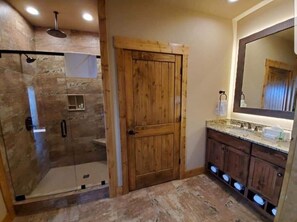 Shower, hair dryer, towels - Fantastic views (Gatlinburg)