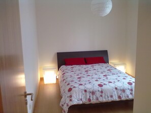 2 bedrooms, iron/ironing board, travel crib, free WiFi