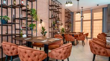 Tägliches nach Wunsch zubereitetes Frühstück (20 GEL pro Person)