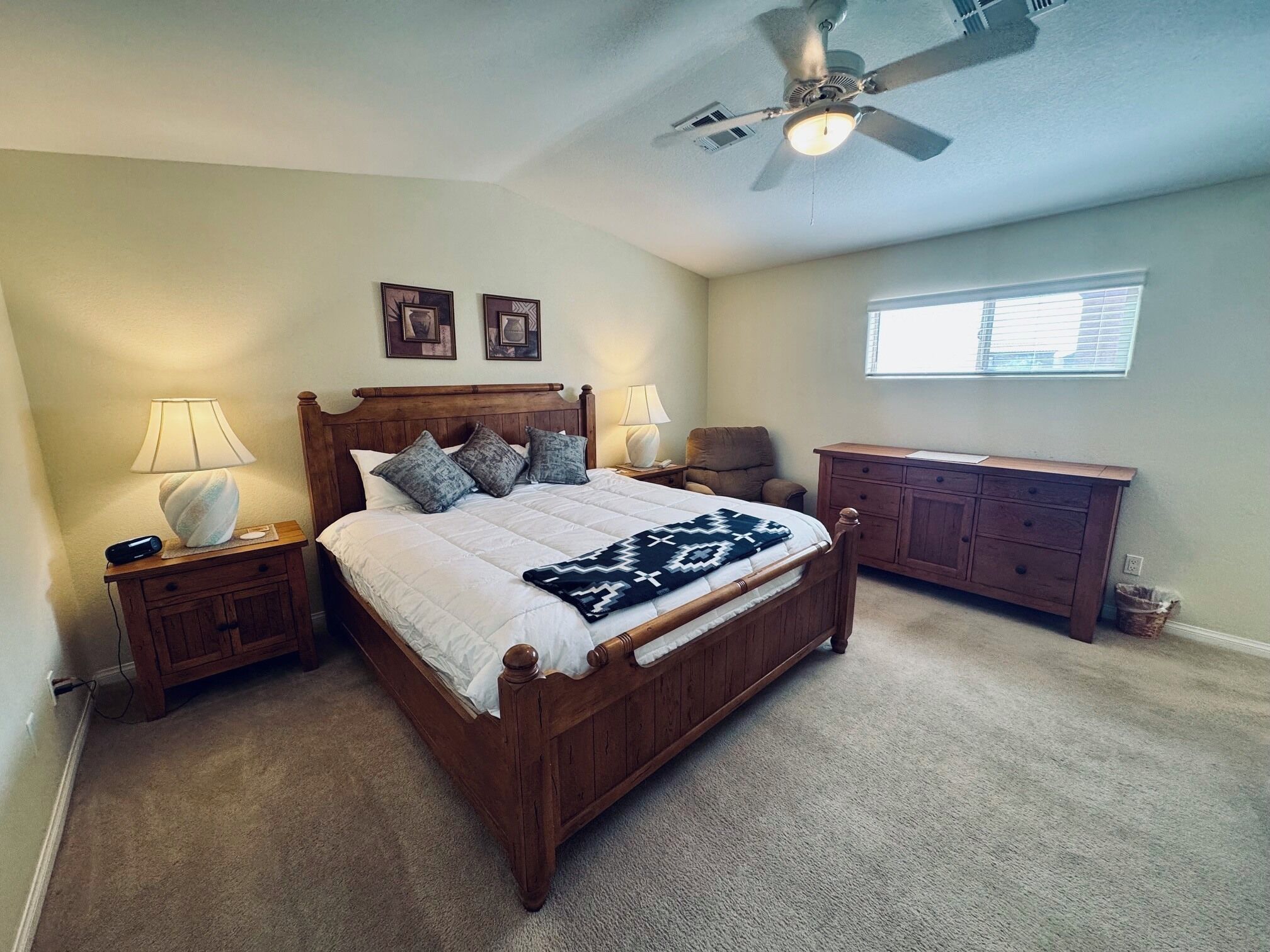 3 bedrooms, iron/ironing board, WiFi (free), bed sheets