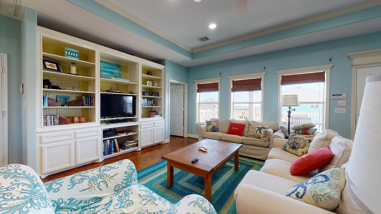 Quiet part of the beach, short walk to the water!