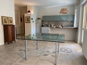 Comfort Apartment | In-room dining