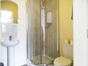 Free toiletries, soap, shampoo, toilet paper - OYO Castle Hotel, Accrington (Accrington)