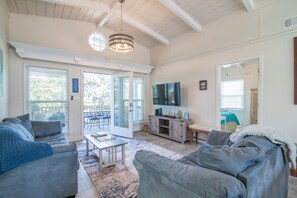 TV, DVD player - Week of August 16th DEEPLY discounted with private pool 7BR (Pawleys Island)