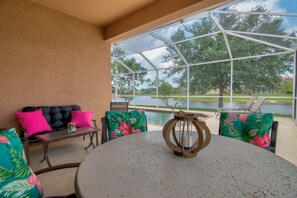 Outdoor dining - Fantastic Reflection Lakes Pool Home with Fabulous Views in Naples, Florida! (Naples)
