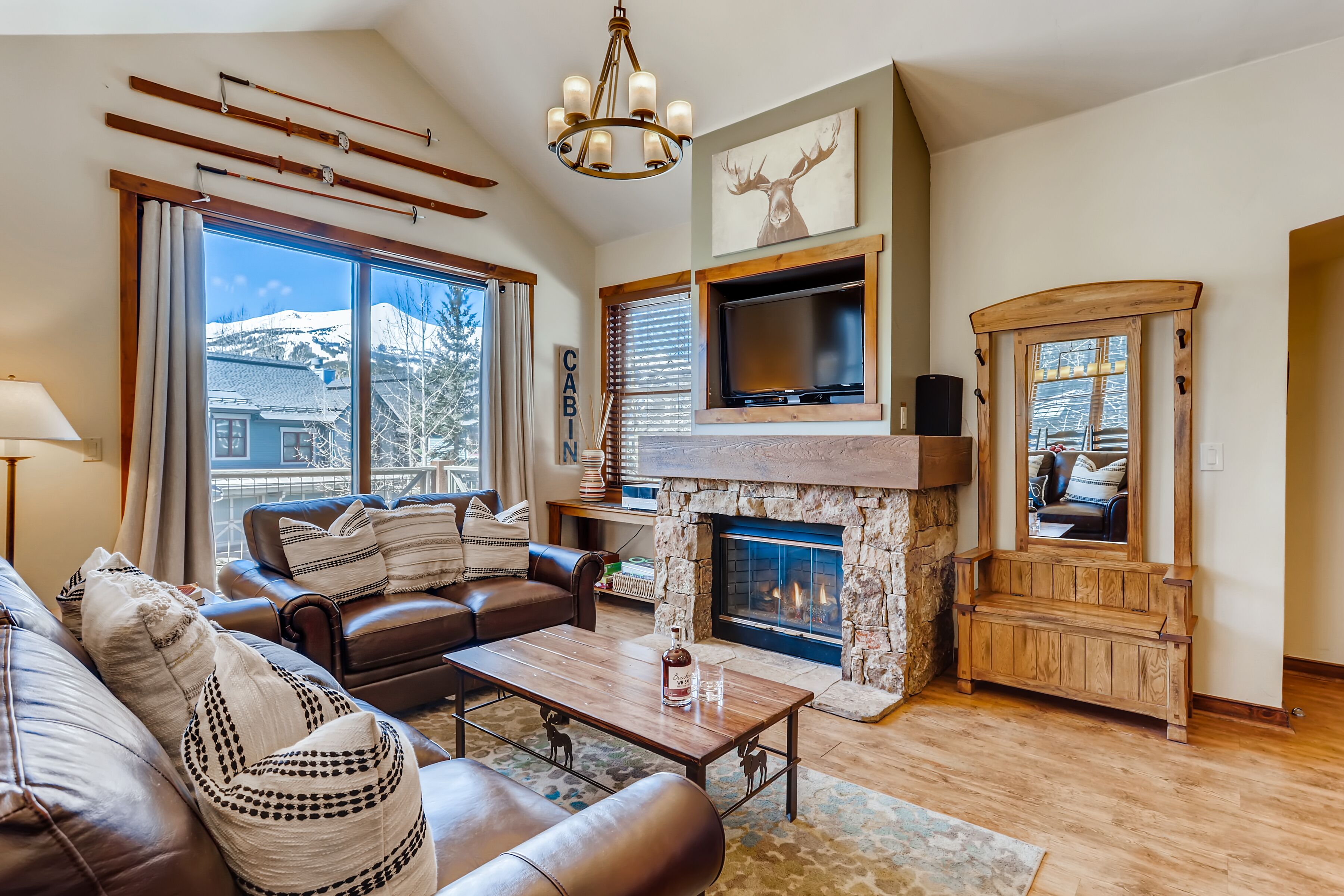 TV, fireplace, offices