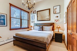 3 bedrooms, iron/ironing board, travel cot, WiFi