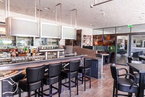 Bar (on property) - PLAZA Residence Stuttgart-Ditzingen (Ditzingen)
