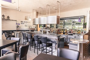Bar (on property) - PLAZA Residence Stuttgart-Ditzingen (Ditzingen)