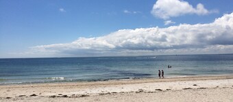 Plan your Cape Cod fall getaway now!! Beach cottage steps from private beach!