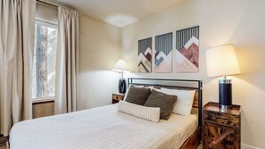 Condo, 1 chambre | 1 chambre, lit de bébé (supplément), lit de bébé portatif