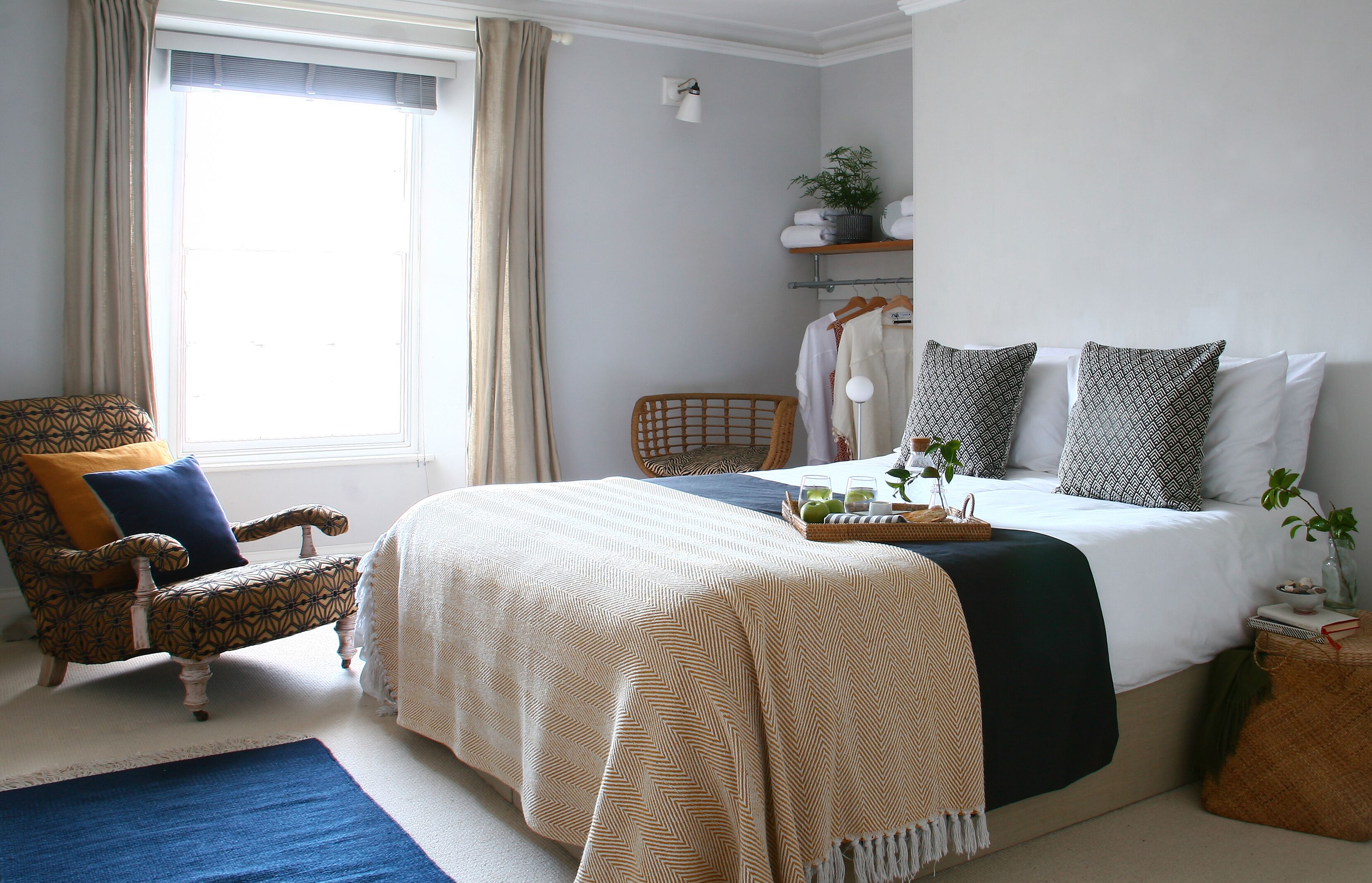 6 bedrooms, iron/ironing board, free WiFi, bed sheets