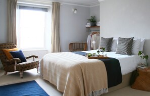 6 bedrooms, iron/ironing board, free WiFi, bed sheets - Beautiful Georgian house that sleeps up to 12. Lynton, North Devon (lynton)