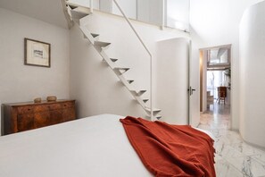 2 bedrooms, desk, iron/ironing board, WiFi - The Peruzzi Apartment (Firenze)