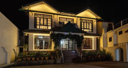 Treebo Spring Birds - Kainchi Dham