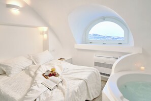 3 bedrooms, iron/ironing board, travel cot, free WiFi
