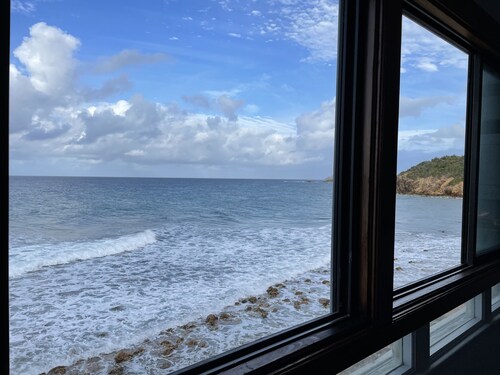 1BR/1BA New Oceanside Condo