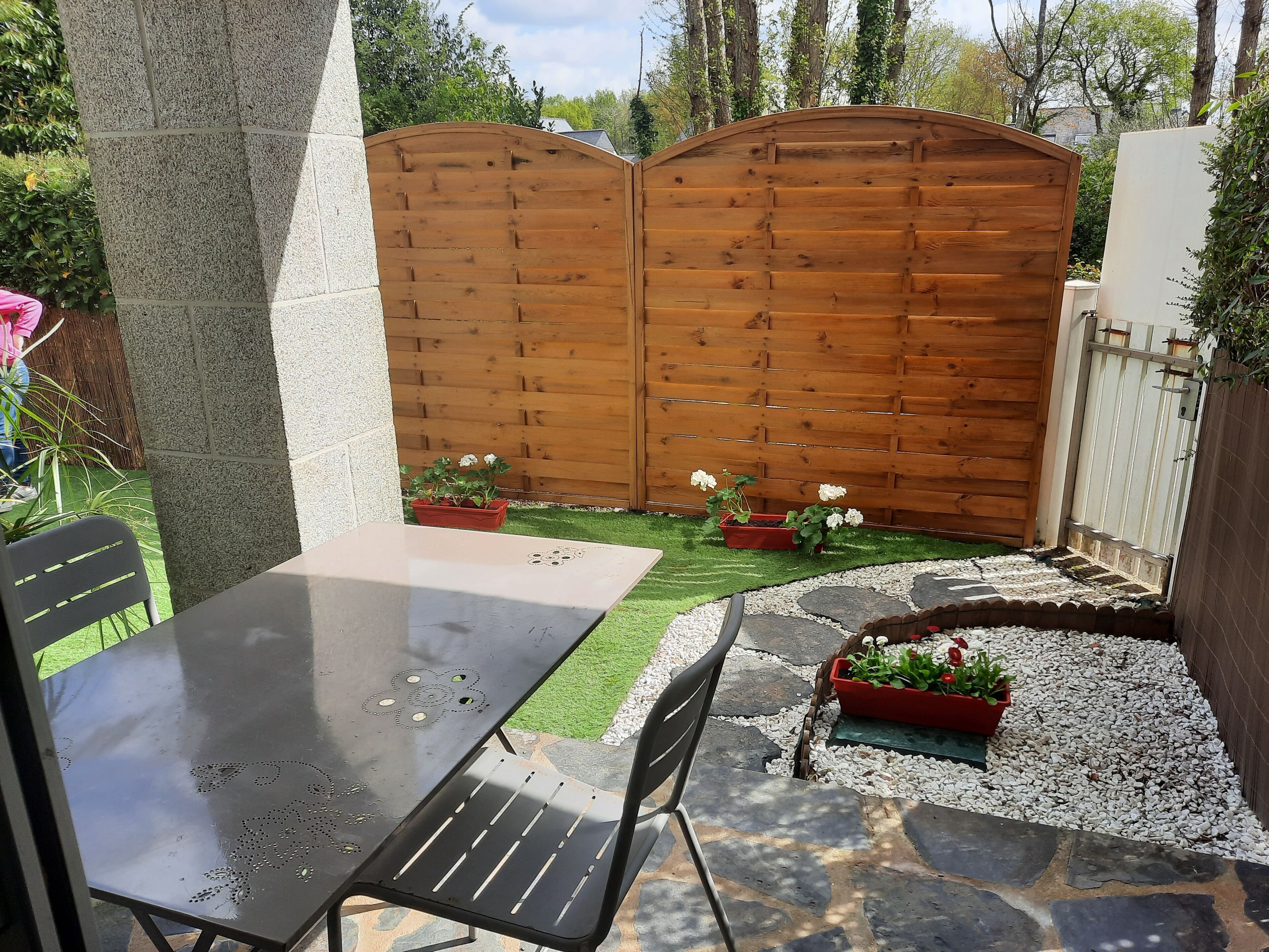 Renovated 2* studio with bedroom, quiet, small garden on the Breton Riviera