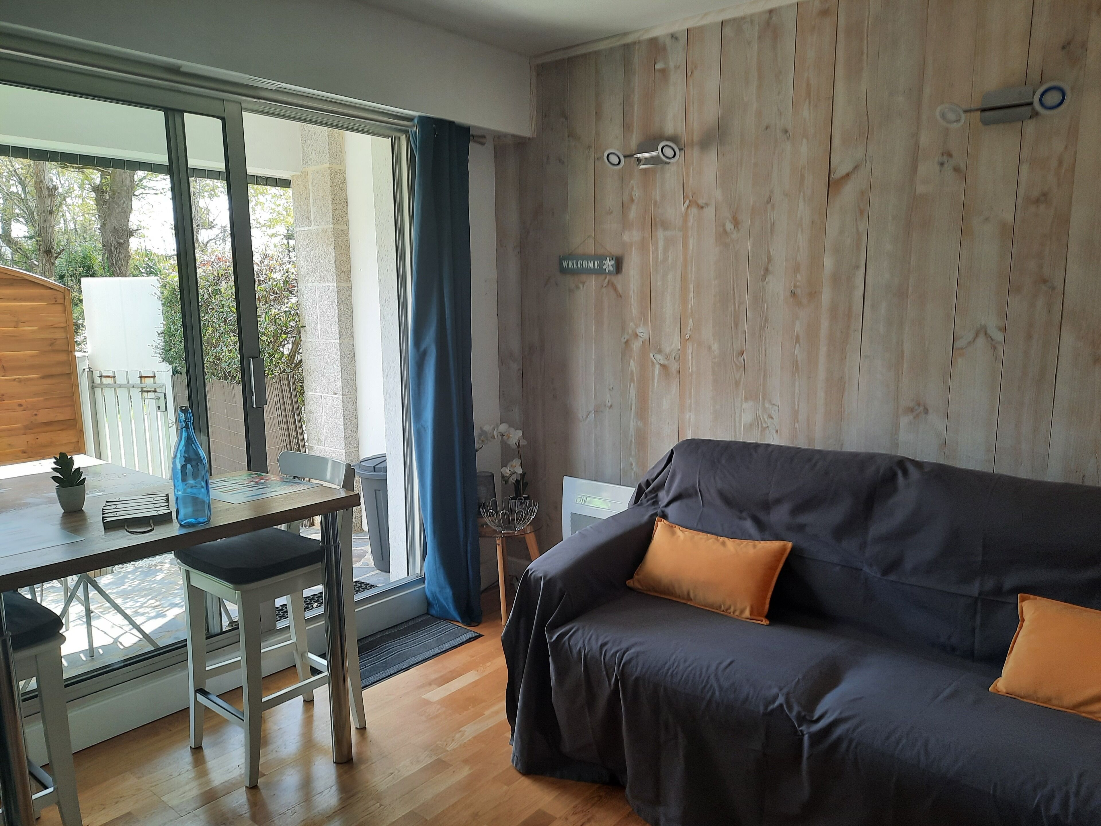 Renovated 2* studio with bedroom, quiet, small garden on the Breton Riviera