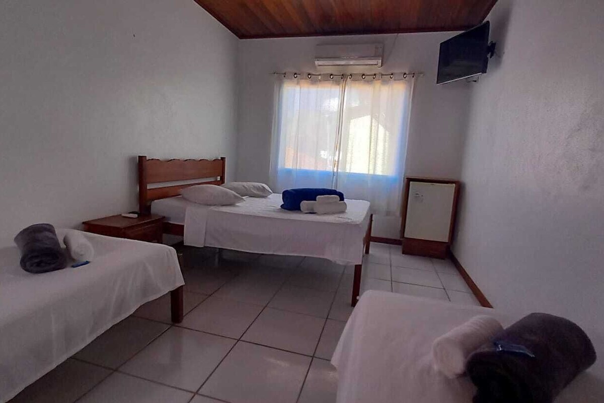 Minibar, wifi gratis, ropa de cama