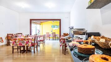 Desayuno buffet incluido todos los días