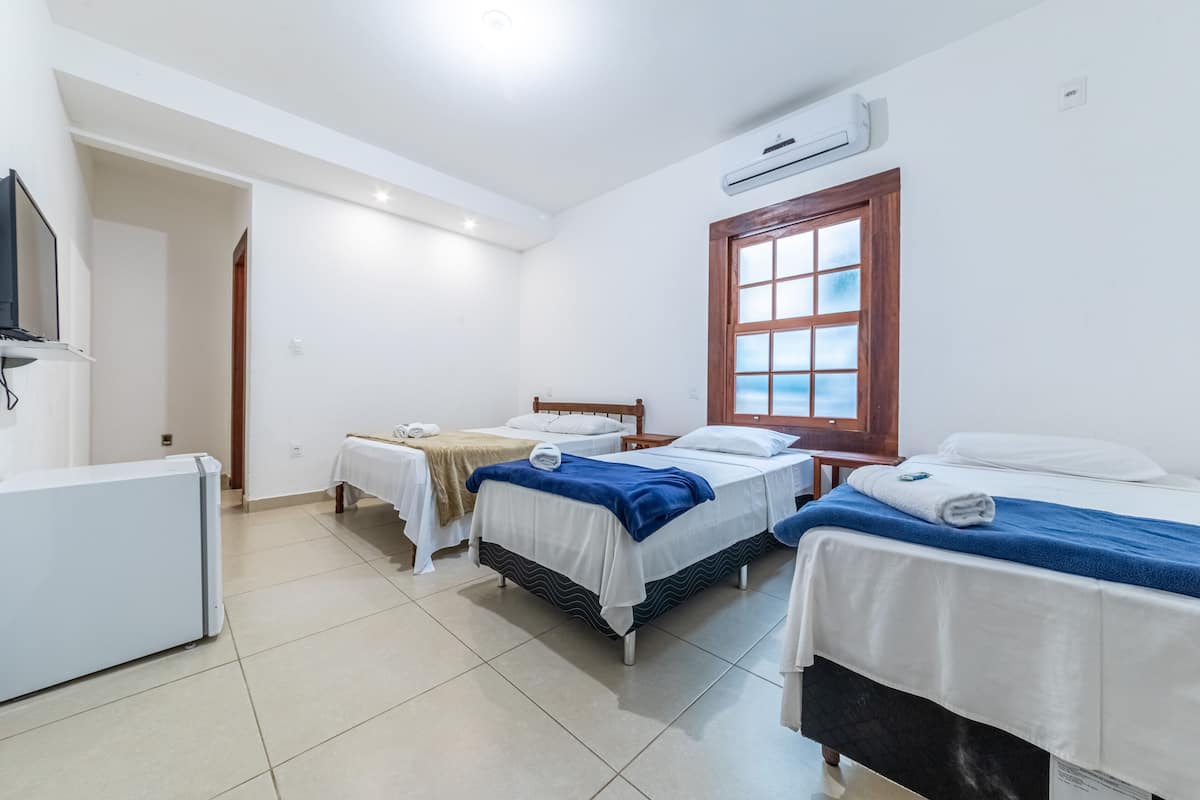 standard quadruple room | 1 bedroom, minibar, free wifi, bed sheets