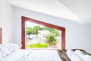 Basic Twin Room | Minibar, free WiFi, bed sheets