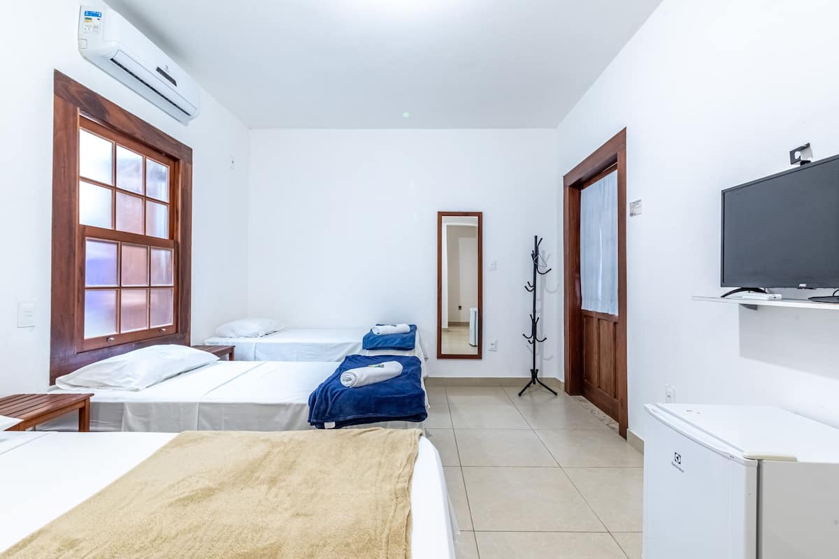 Habitación cuádruple estándar | Minibar, wifi gratis y ropa de cama