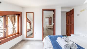 Chambre avec lits jumeaux | Minibar, Wi-Fi gratuit, draps fournis
