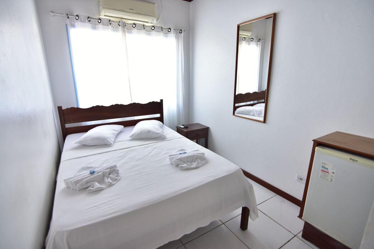 Minibar, wifi gratis, ropa de cama