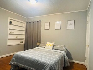 4 bedrooms, iron/ironing board, travel crib, free WiFi