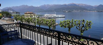 Lakefront apartment in downtown Stresa with magnificent views