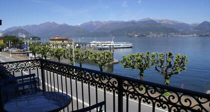 Lakefront apartment in downtown Stresa with magnificent views