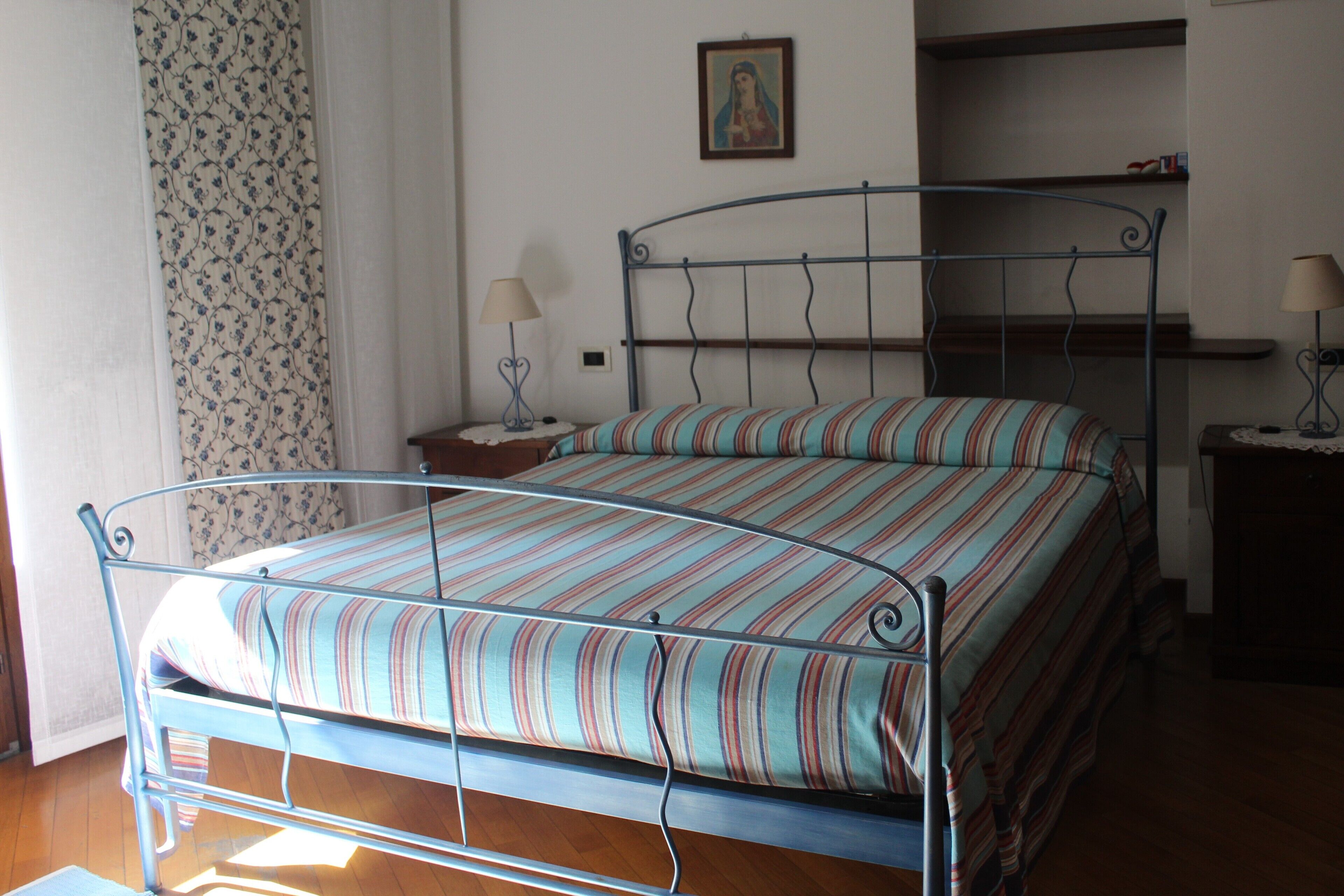 2 sovrum, strykjärn/strykbräda, gratis wi-fi och sängkläder