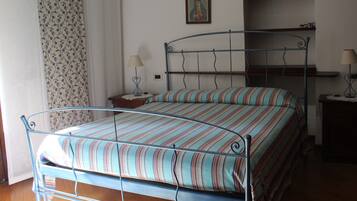 2 sovrum, strykjärn/strykbräda, gratis wi-fi och sängkläder